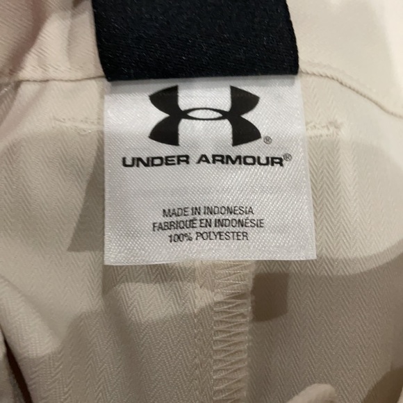 Under Armour Pants < - Picture 10 of 10